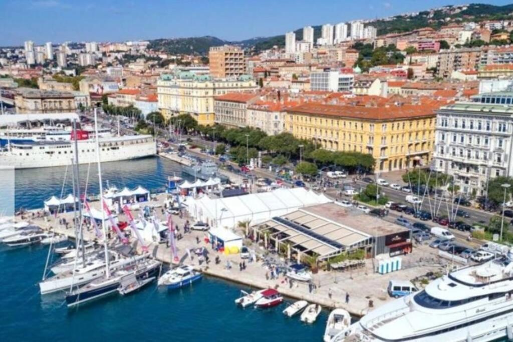Rossy Apartment Rijeka Bagian luar foto
