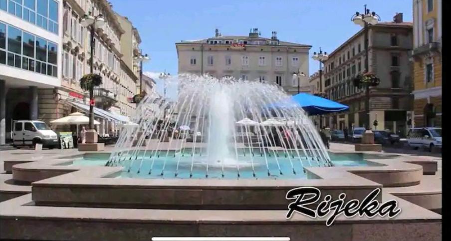 Rossy Apartment Rijeka Bagian luar foto