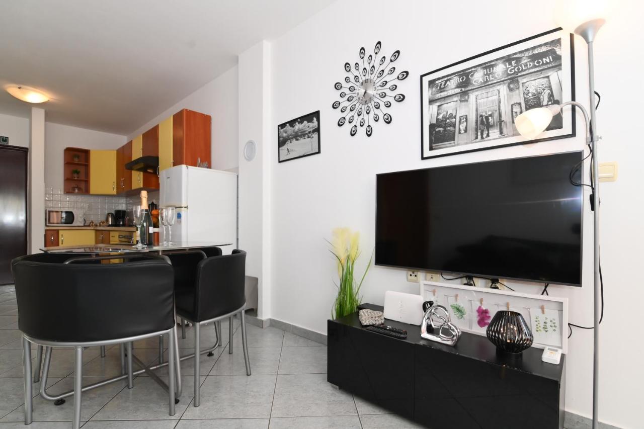 Rossy Apartment Rijeka Bagian luar foto