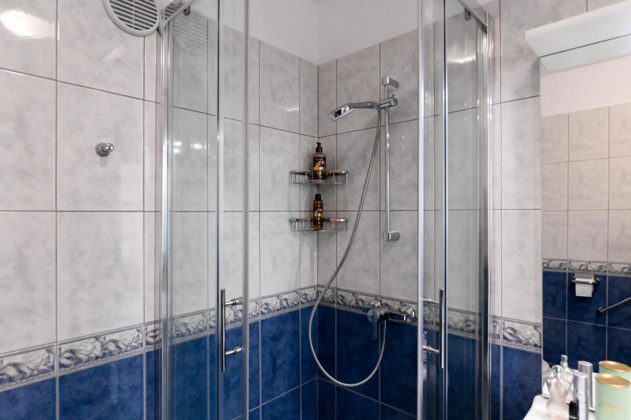 Rossy Apartment Rijeka Bagian luar foto