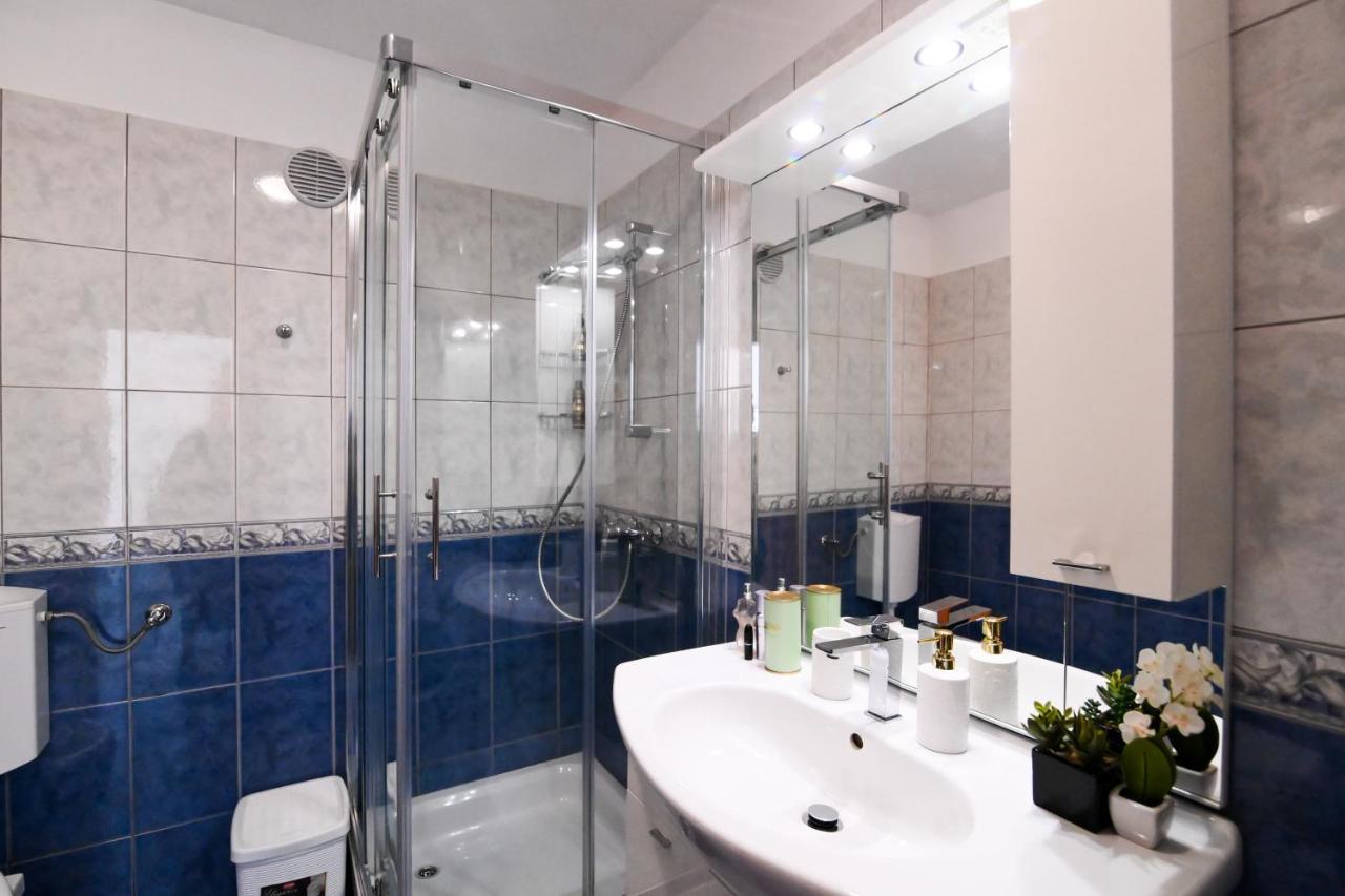Rossy Apartment Rijeka Bagian luar foto